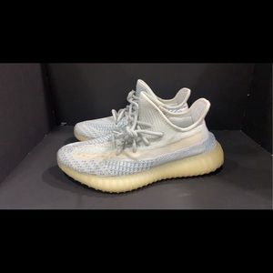 Yeezy 350 v2 cloud white